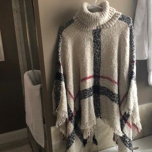 Women’s Plaid Poncho